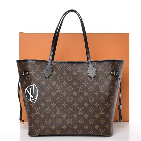 Louis Vuitton My World Tour Neverfull MM Review .